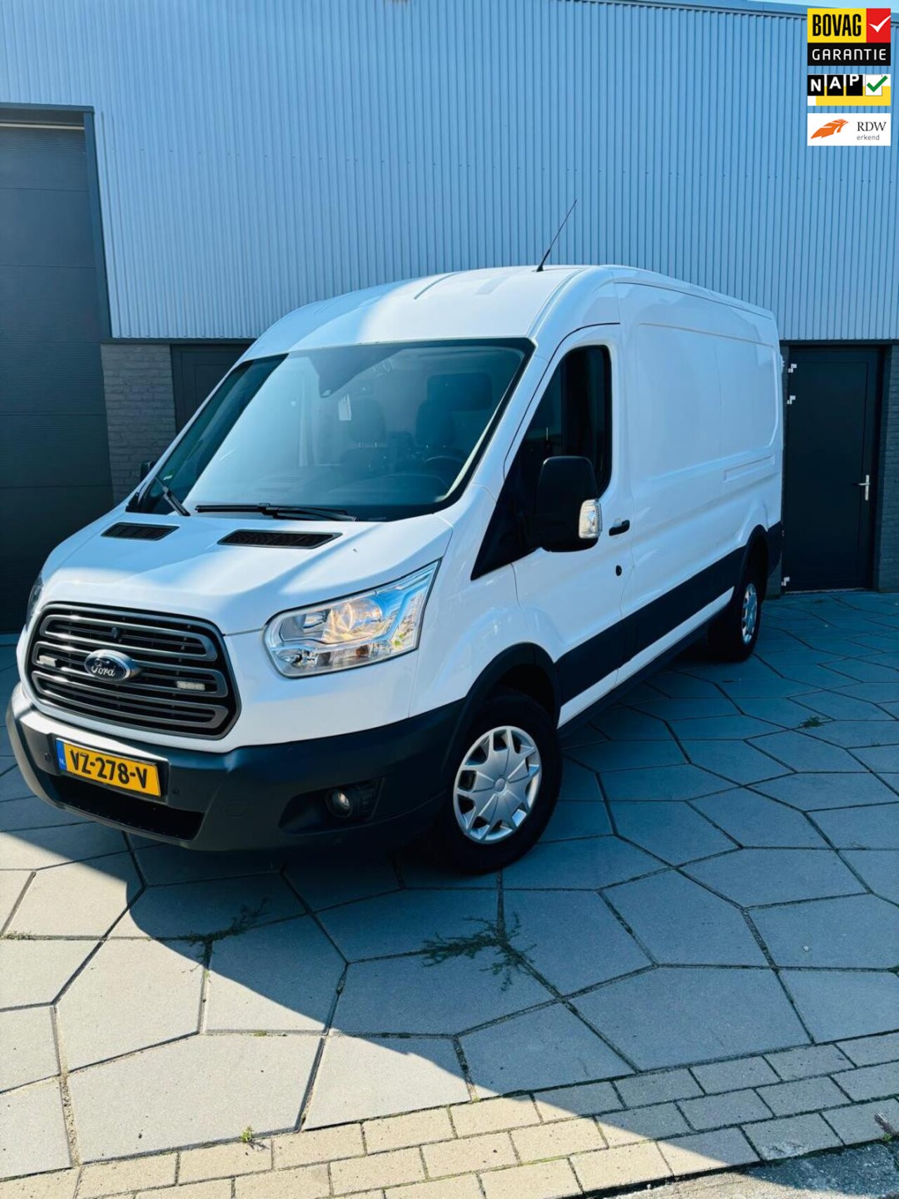 Ford Transit - 350 2.0 TDCI L3H2 Trend|achterw.aandr.| SUPER nette Bus | Deuren , trekhaak| - AutoWereld.nl