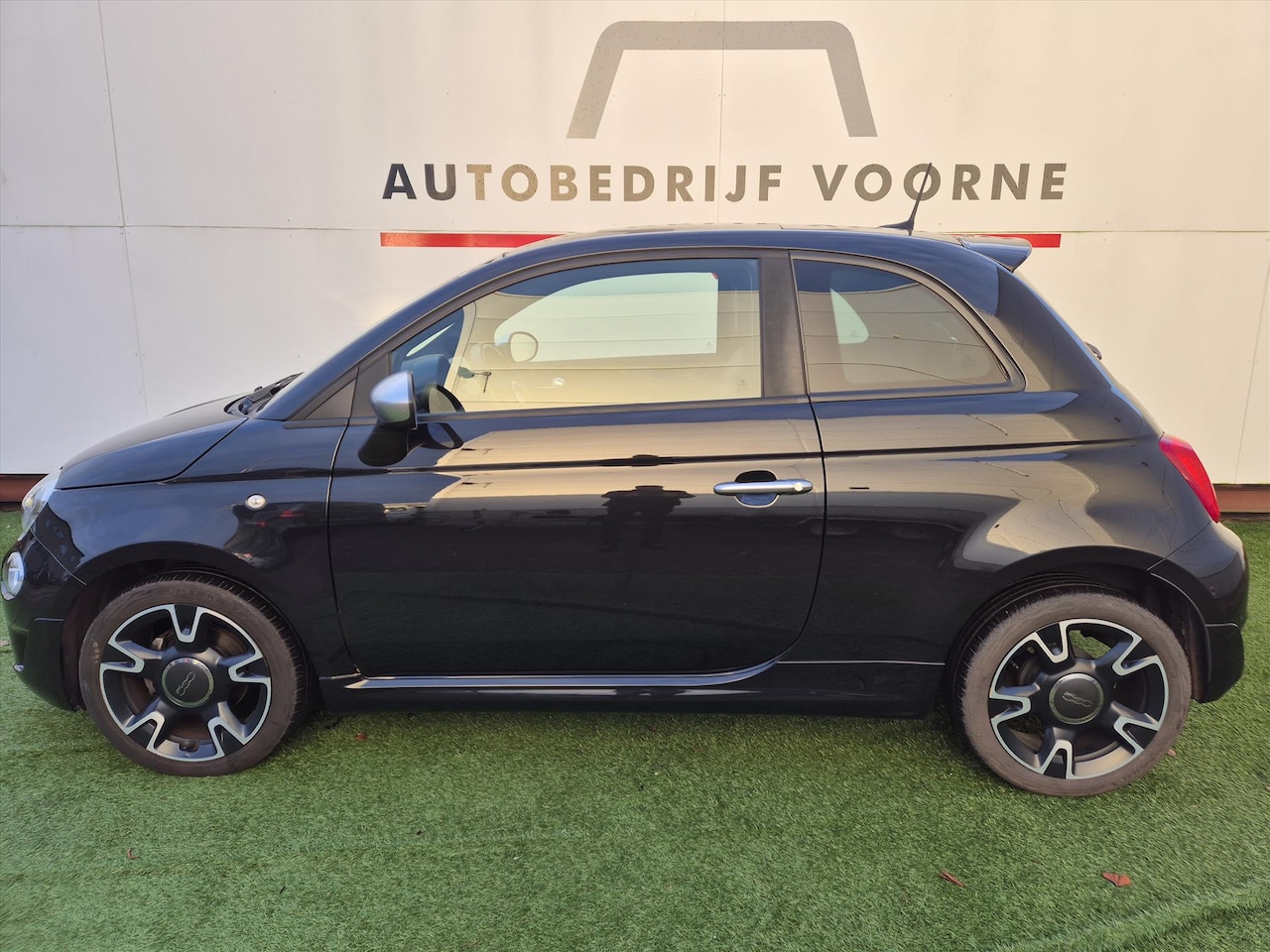 Fiat 500 - 1.0 Hybrid Rockstar 1.0 70pk Hybrid Rockstar - AutoWereld.nl