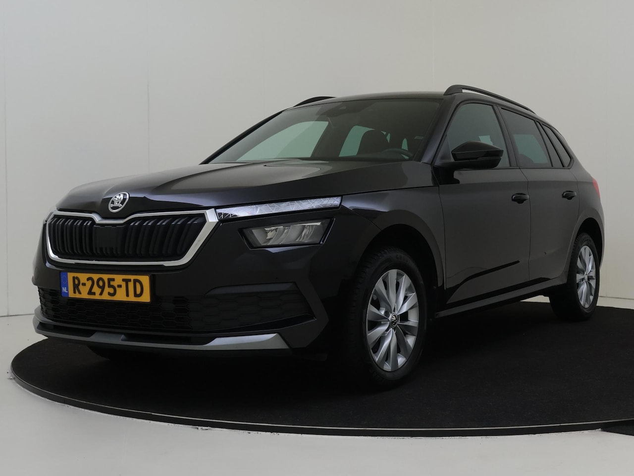 Skoda Kamiq - 1.0 TSI Sport Business | Stoelverwarming | Digitale cockpit | CarPlay | Climate control | - AutoWereld.nl