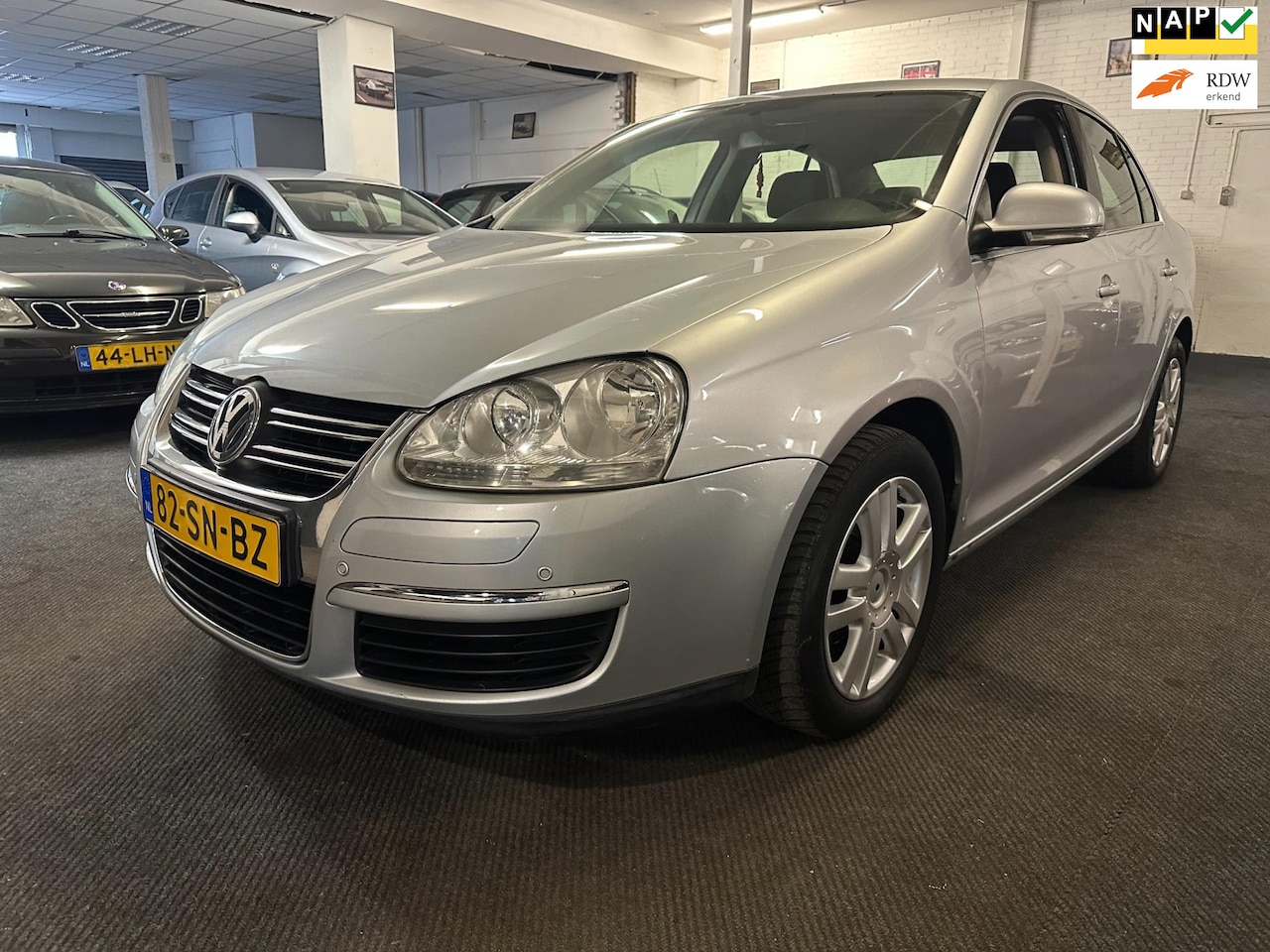 Volkswagen Jetta - 1.6 Comfortline/Airco/Navi/Apk nieubij aflevering - AutoWereld.nl