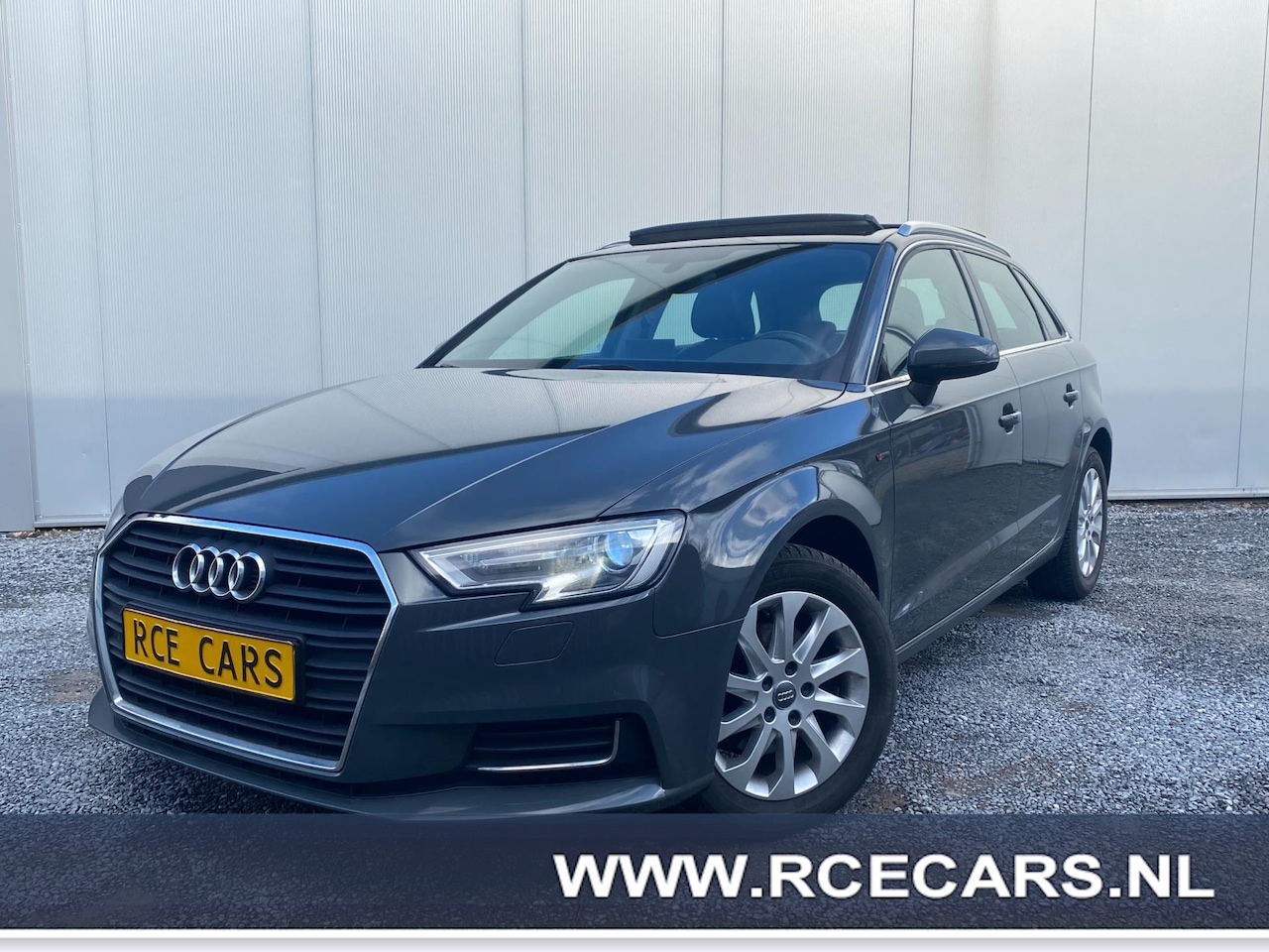 Audi A3 Sportback - 1.0 TFSI Sport S Line Edition |Pano-Opendak|Electr-Trekhaak|Leder-Stof|Stoelverw|Xenon|Cru - AutoWereld.nl