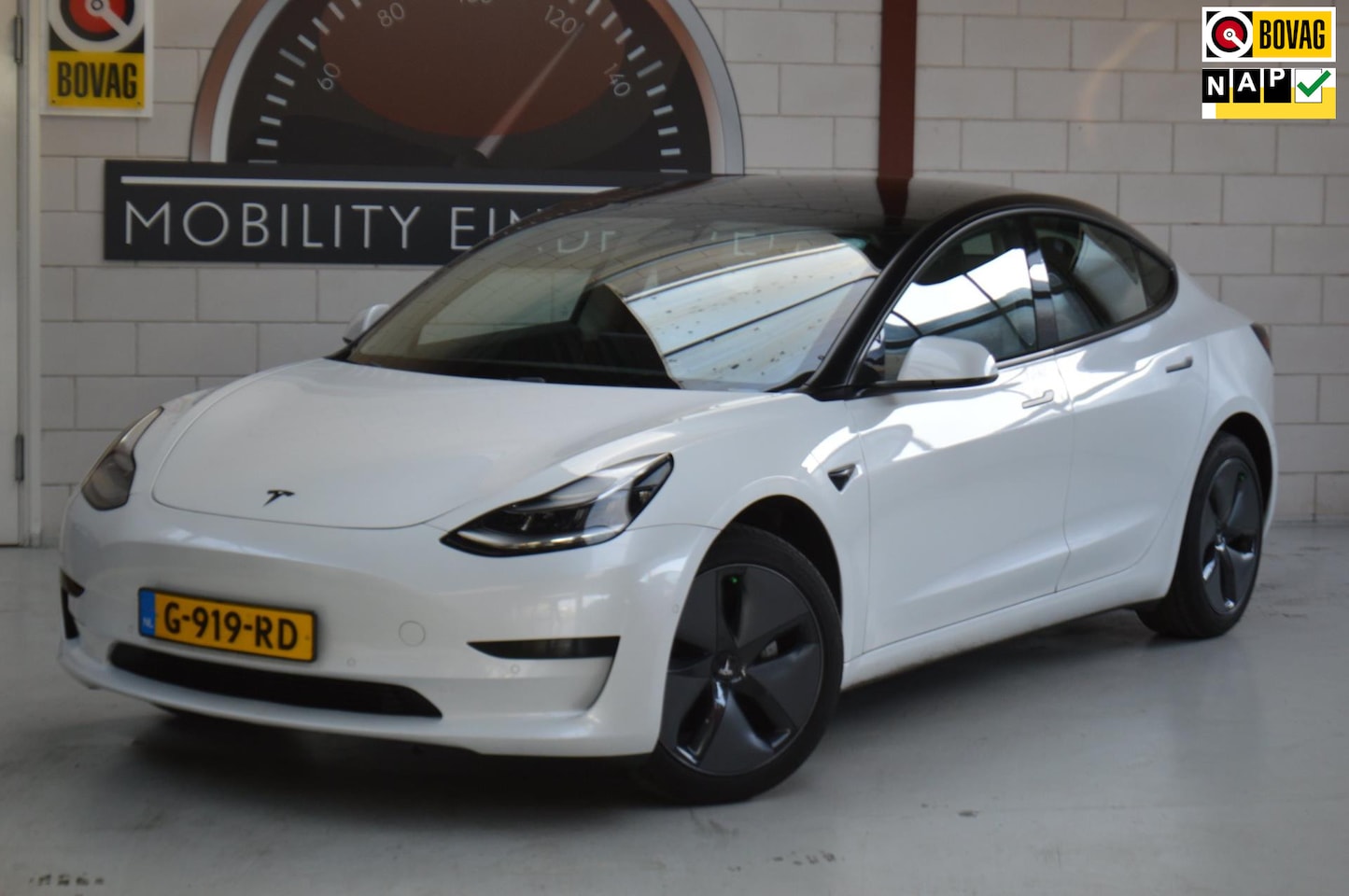 Tesla Model 3 - RWD Plus 60 kWh BLACKPACK!, TREKHAAK, GARANTIE, ZEER NETJES! - AutoWereld.nl