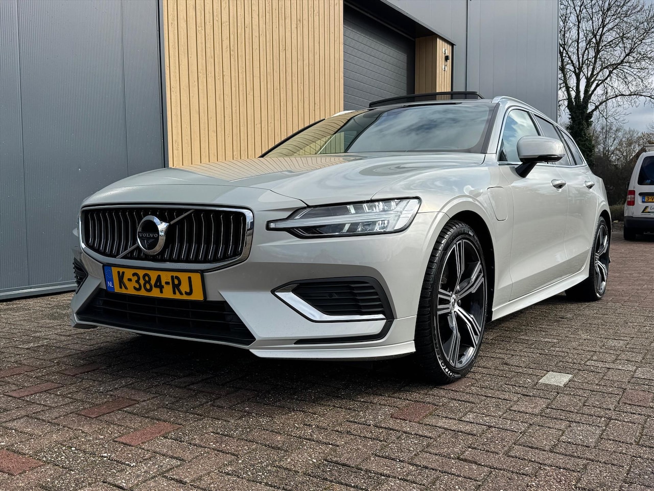 Volvo V60 - T6 Twin Engine 340pk AWD Geartronic Inscription | NL Auto | ACC | Stoel/stoelverwarming | - AutoWereld.nl