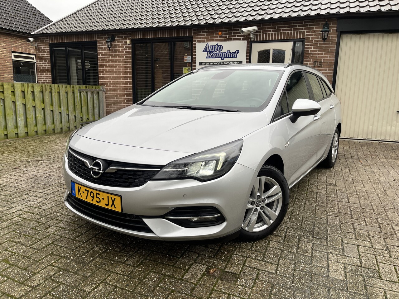 Opel Astra Sports Tourer - 1.2 Edition LED Xenon Camera DAB - AutoWereld.nl