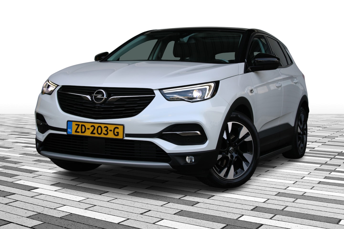 Opel Grandland X - 1.6 Turbo Innovation | LED koplampen | LED koplampen | achterbank verwarmd - AutoWereld.nl