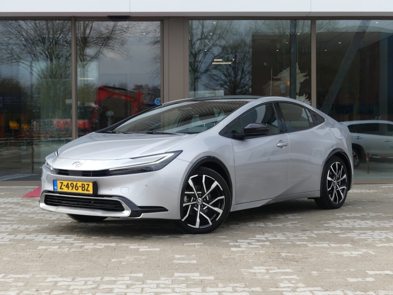 Toyota Prius - 2.0 Plug-in Executive | Panoramadak (7502km!!) - AutoWereld.nl