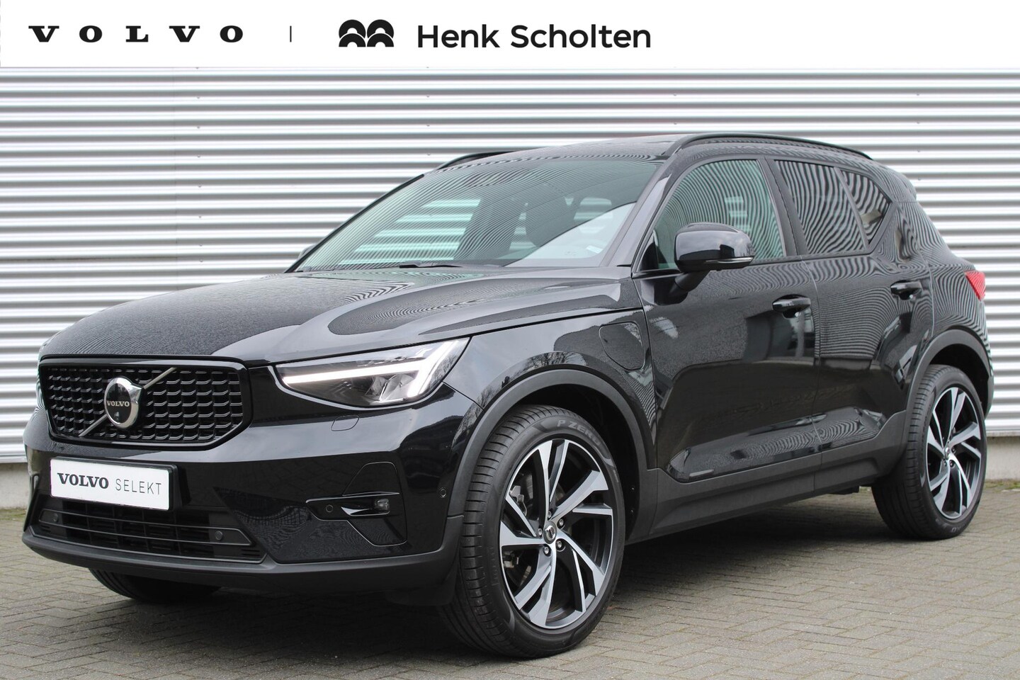 Volvo XC40 - T5 Plug-in Hybrid Ultimate Dark | Panoramisch Schuif-/Kanteldak | Lederen Bekleding | 360° - AutoWereld.nl