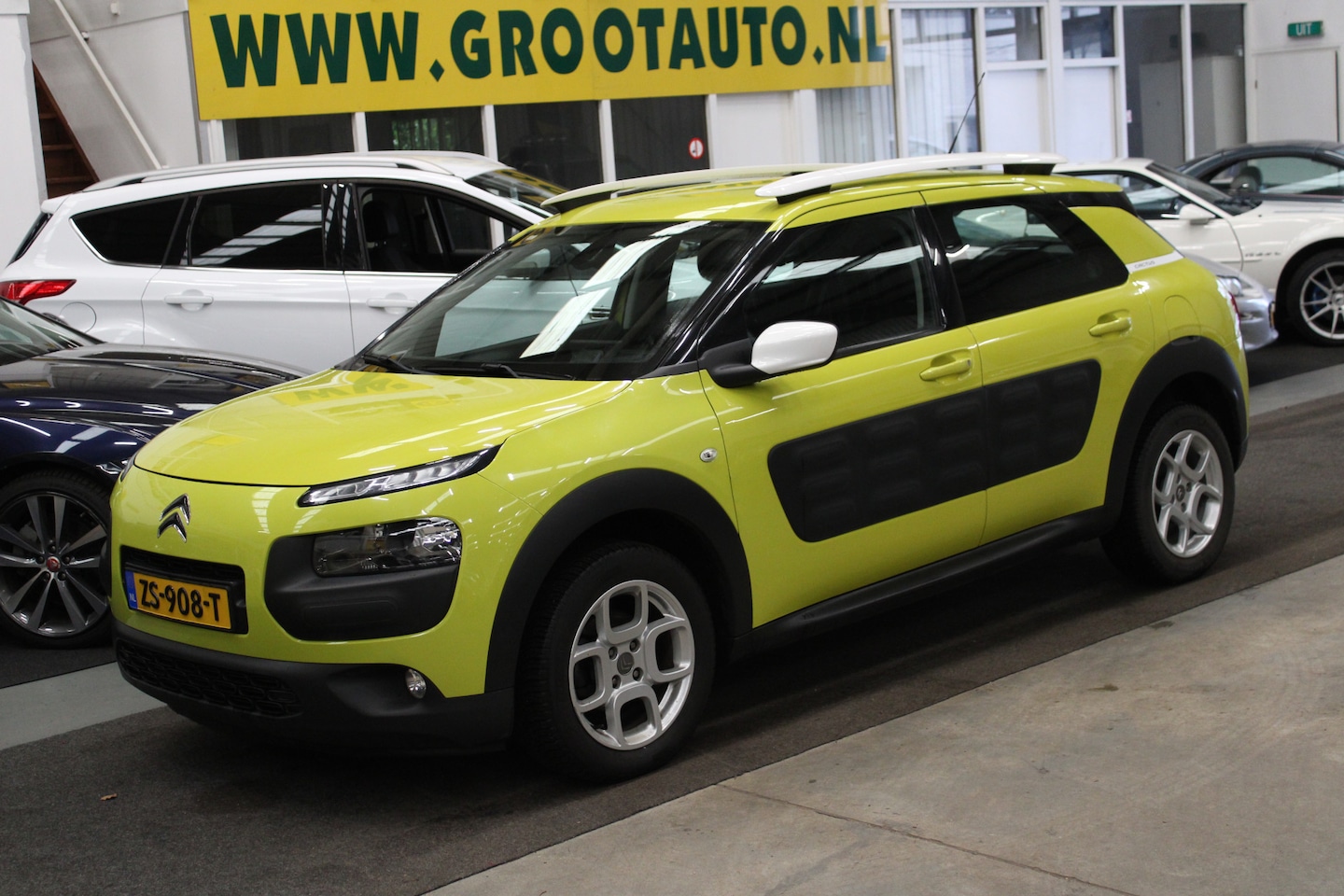 Citroën C4 Cactus - 1.2 VTi Shine Airco, Cruise control, Stuurbekrachtiging - AutoWereld.nl