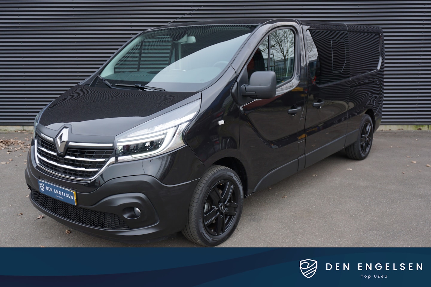 Renault Trafic - 2.0 dCi | L2H1 DC | 170PK | AUT | Cruise | Camera | Navi | Trekhaak - AutoWereld.nl