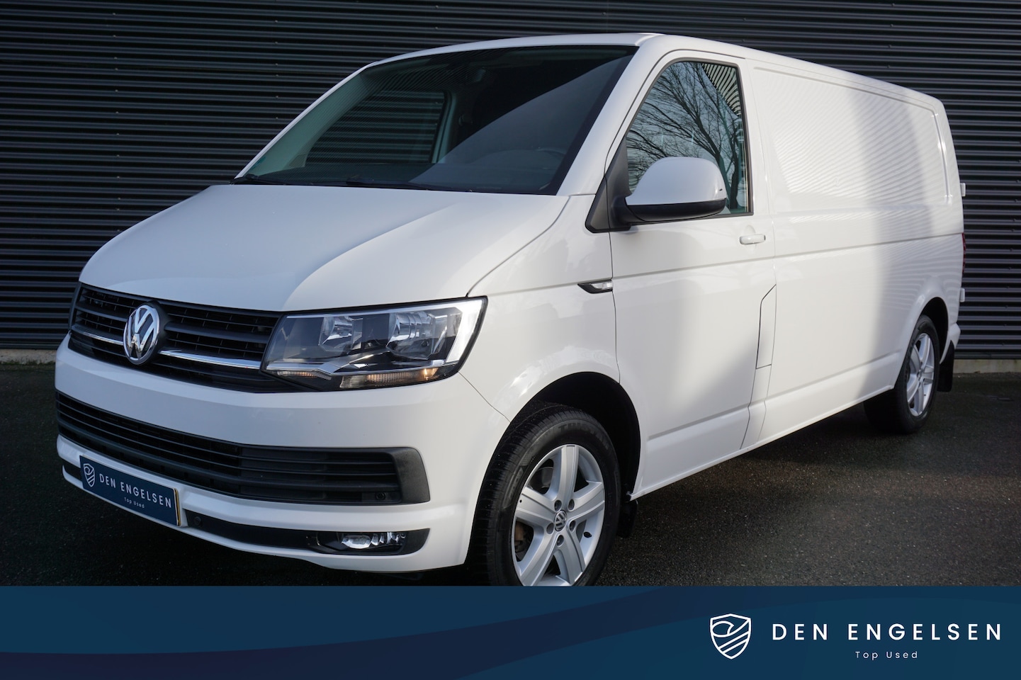 Volkswagen Transporter - 2.0 TDI L2H1 Aut. DSG | Airco | Trekhaak | Navi | Cruise-Control - AutoWereld.nl