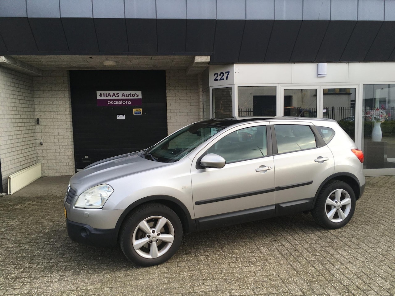 Nissan Qashqai - 2.0 Tekna Premium / LEDER / NAVI / PANODAK / AUTOMAAT / CAMERA / KEYLESS - AutoWereld.nl