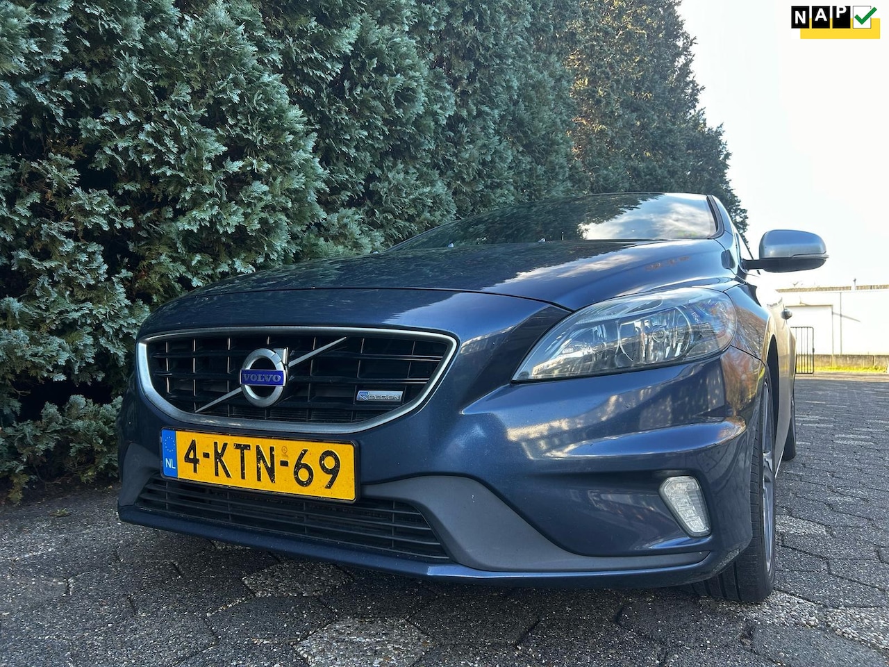 Volvo V40 - 1.6 D2 R-Design 1.6 D2 R-Design - AutoWereld.nl