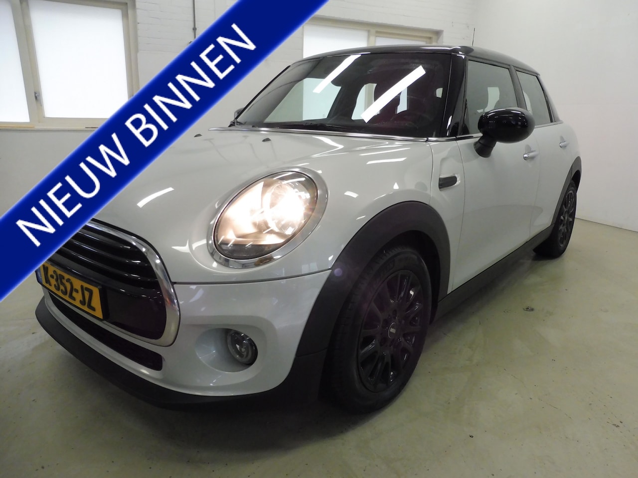 MINI Cooper - Mini 1.5 Business Edition Navi | Cruise | PDC | LED | - AutoWereld.nl