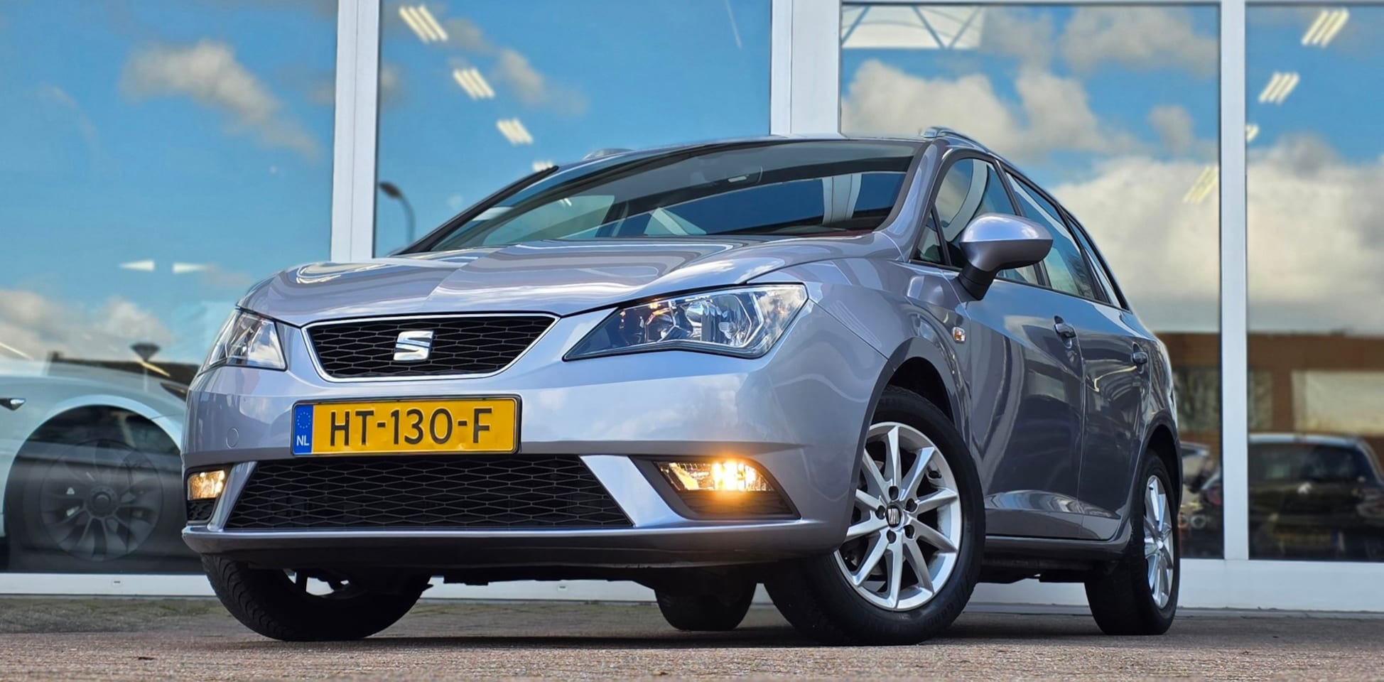 Seat Ibiza ST - 1.0 EcoTSI Style Connect 2e Eigenaar-Navigatie-Parkeerhulp-Mooi! - AutoWereld.nl