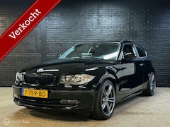 BMW 1-serie - 116i 2.0 122pk Navi | A/C | Sportuitlaat |