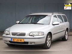 Volvo V70 - 2.4 T Comfort Line Leer/Spoiler/Trekhaak