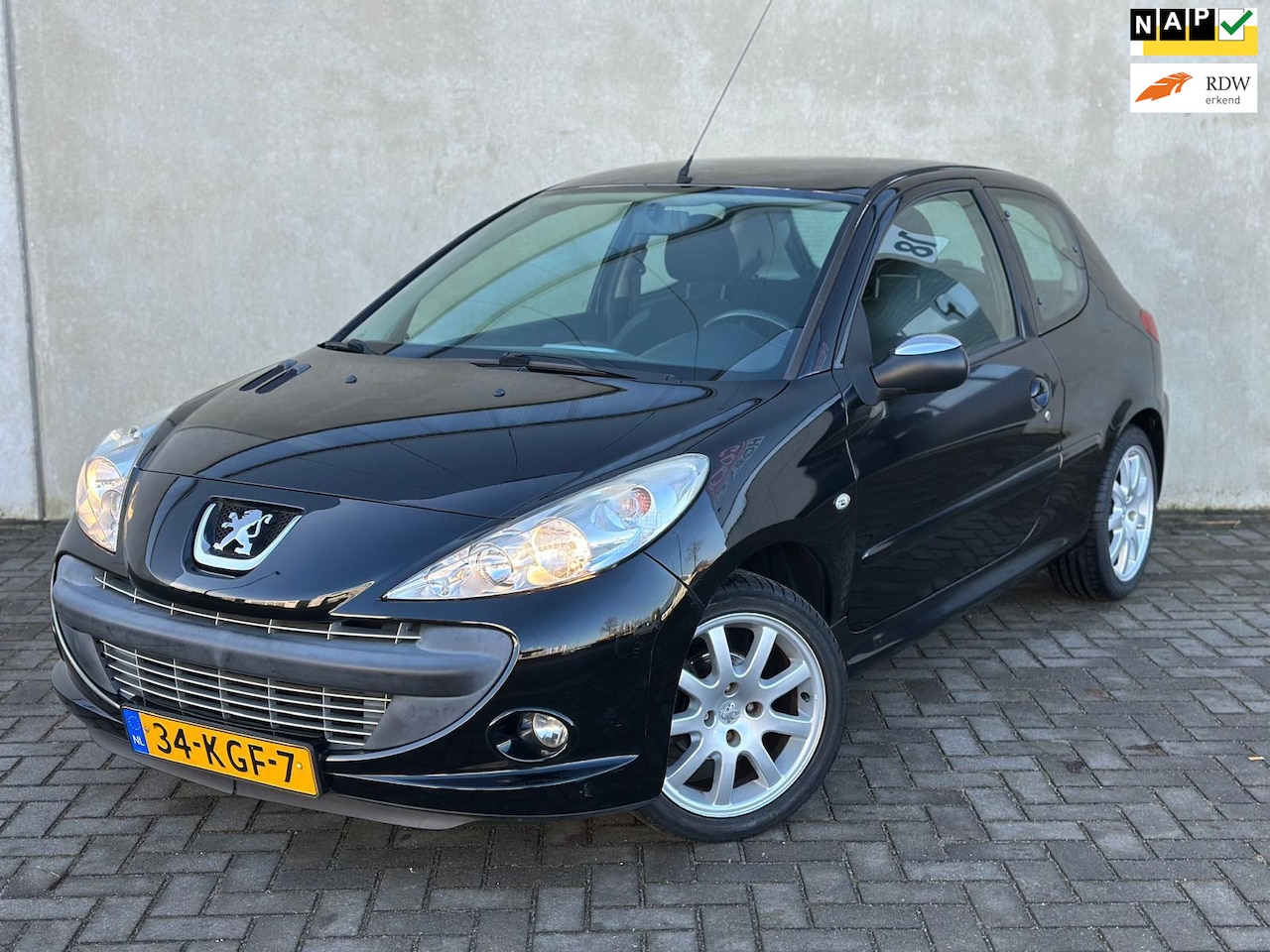 Peugeot 206 - 1.4 XS Ori NL NAP 16'' Airco CV Elek. pakket - AutoWereld.nl