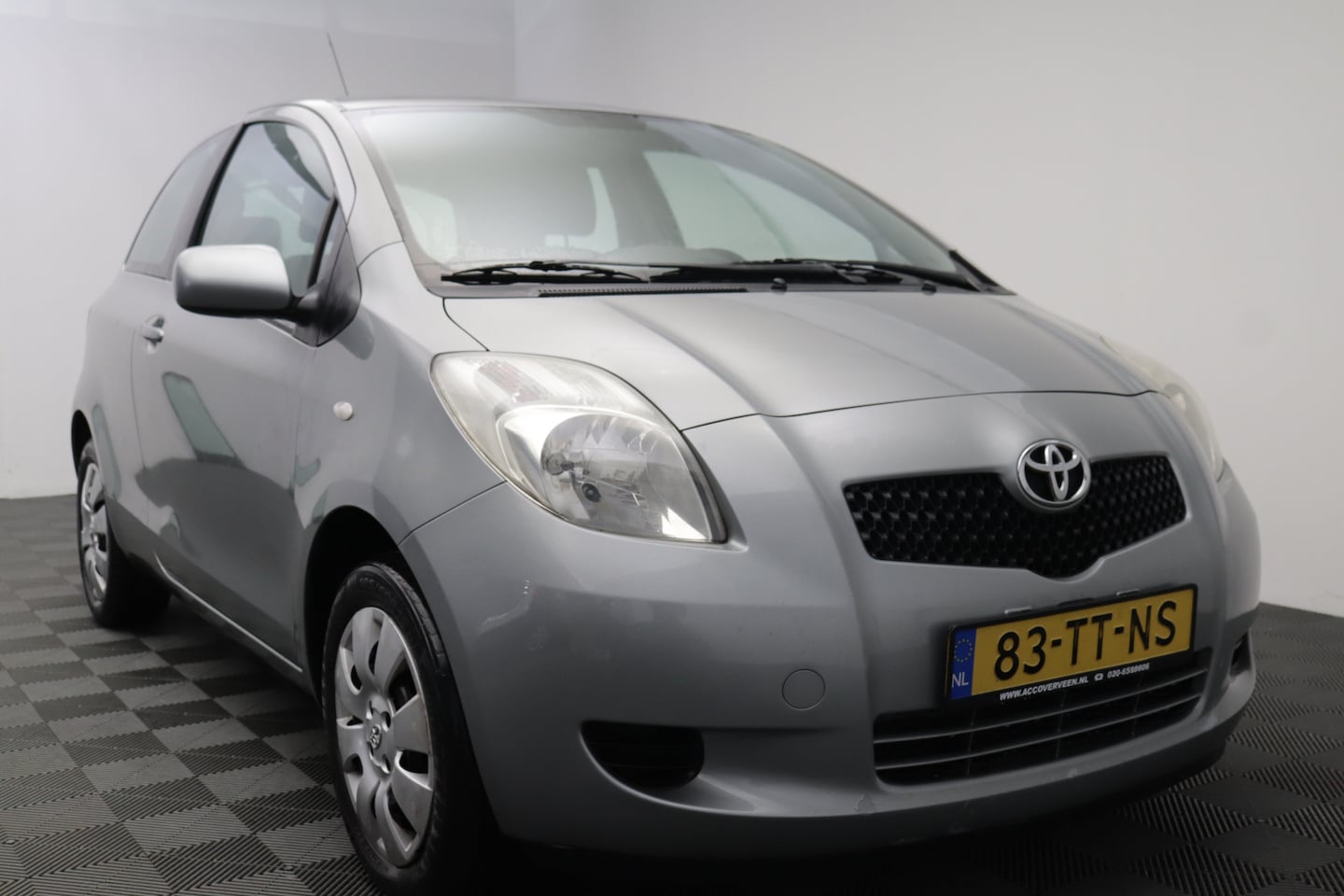 Toyota Yaris - 1.0 VVT-i Sol 1.0 VVTi Sol - AutoWereld.nl