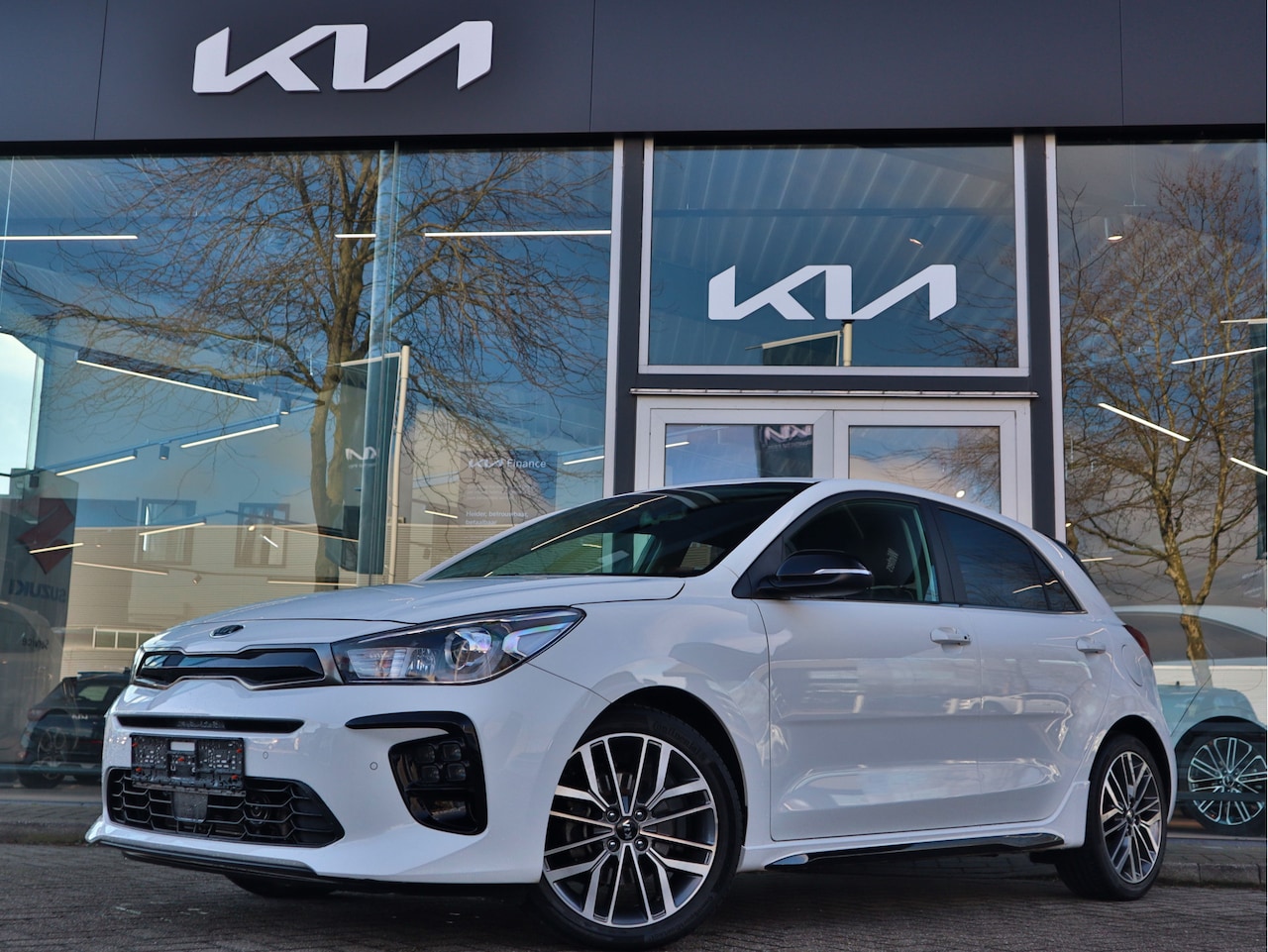 Kia Rio - 1.0 T-GDi MHEV GT-Line 120PK!+Cam+Navi+CarPlay+Stuur-stoelverw+ - AutoWereld.nl