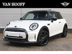 MINI Cooper - Hatchback Classic Camden Automaat / Panoramadak / LED / Comfort Access / Stoelverwarming /