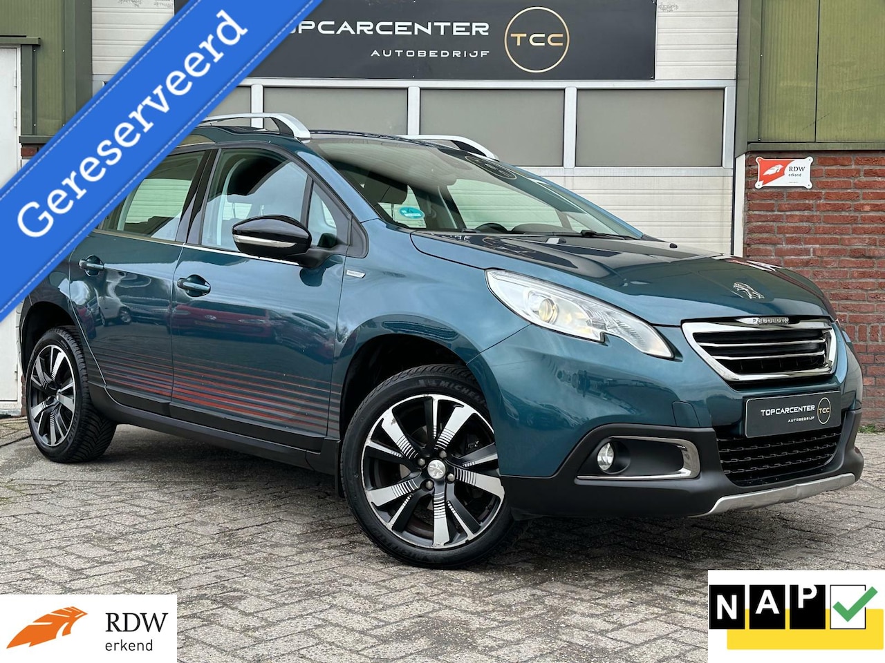 Peugeot 2008 - 1.2 Urban Cross/AIRCO/TREKH/NAVI/PARKS/APK/NAP - AutoWereld.nl