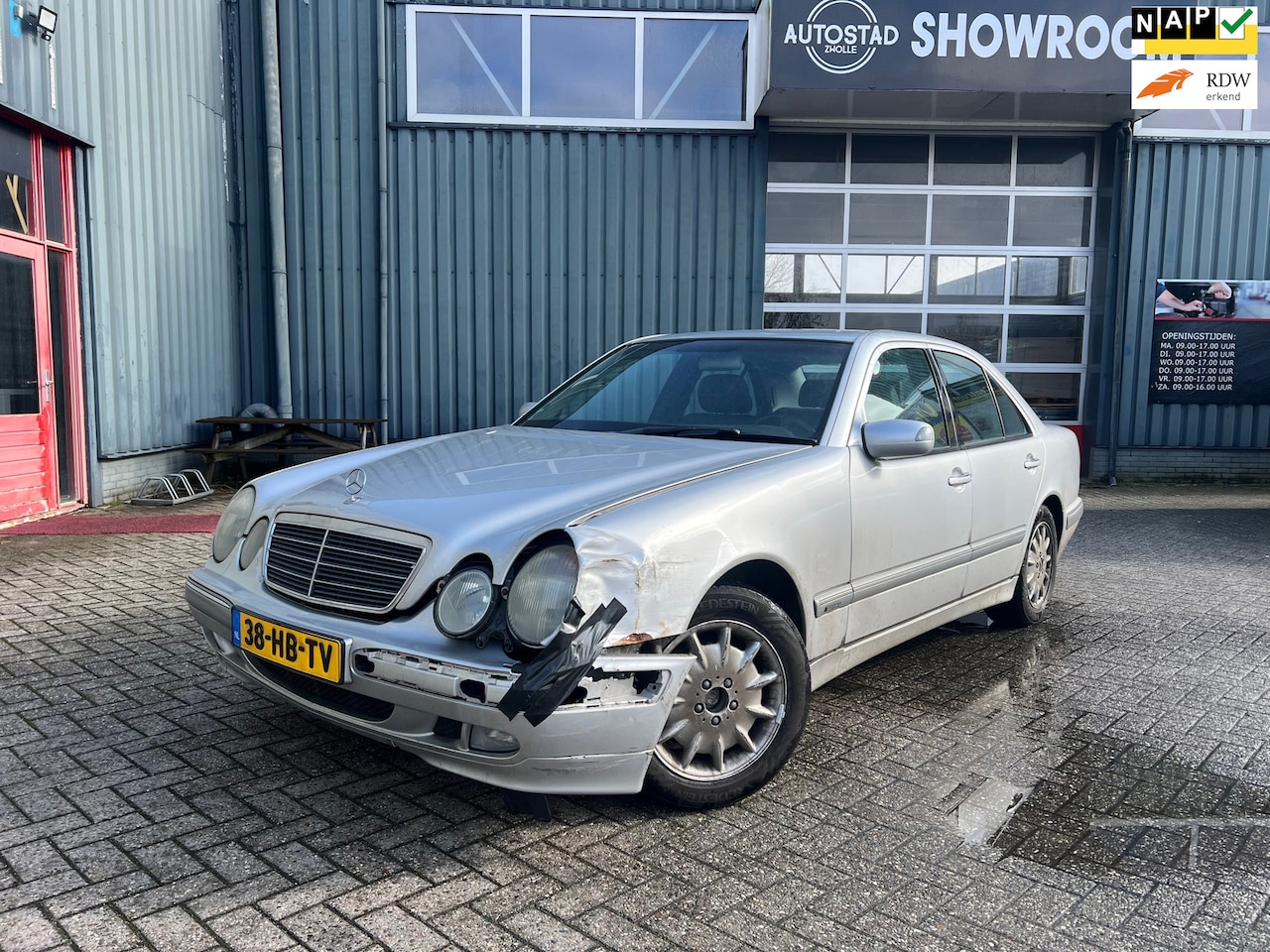 Mercedes-Benz E-klasse - 220 CDI Classic Automaat/NL-Auto/NAP/Airco - AutoWereld.nl