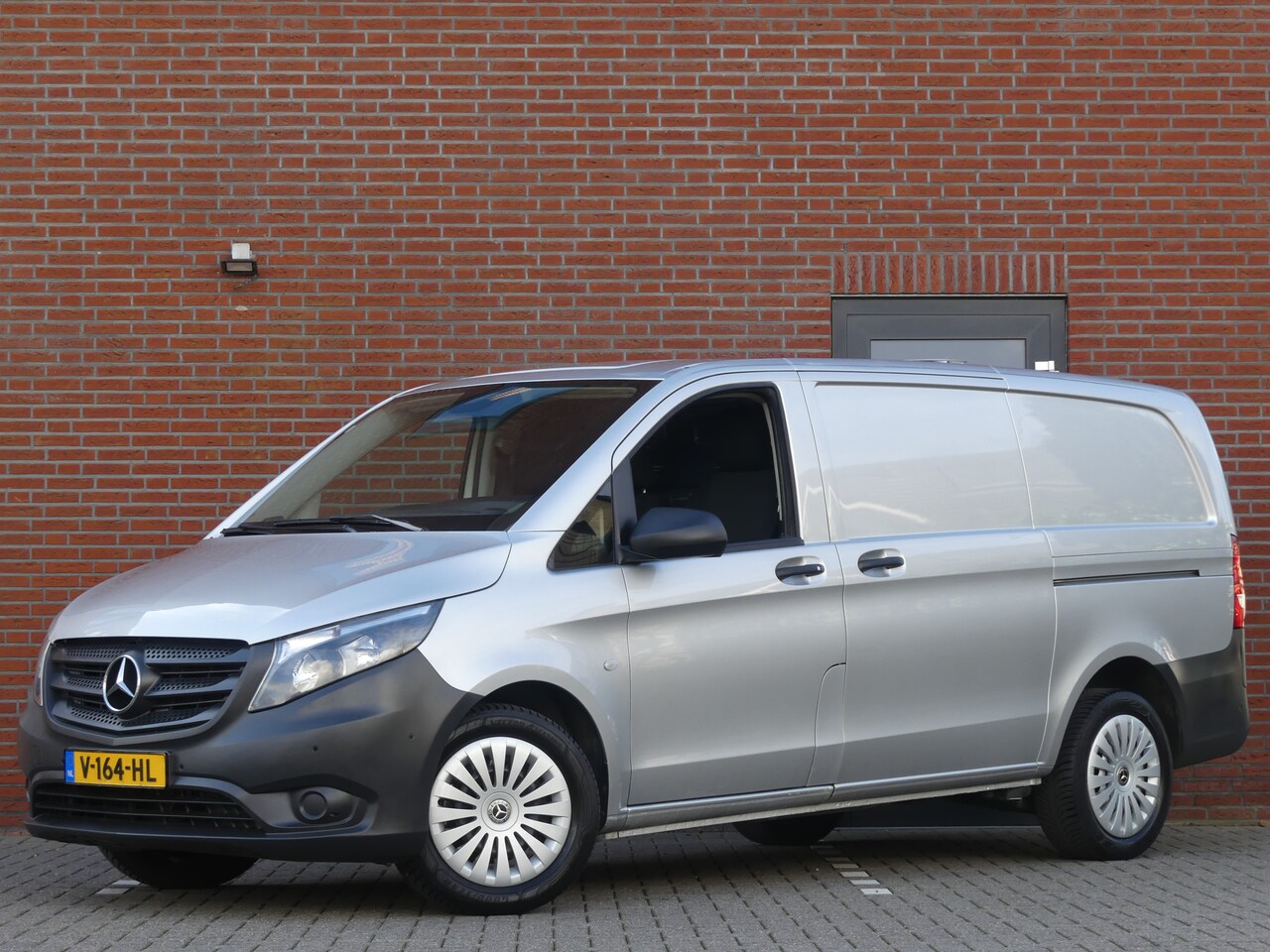 Mercedes-Benz Vito - 116 CDI Lang Dubbele schuifdeuren Trekhaak/Navigatie - AutoWereld.nl