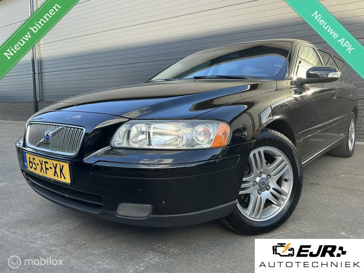 Volvo V70 - 2.4 Edition 5CIL YOUNGTIMER! CLIMA*CRUISE*CV+AFS*LEER - AutoWereld.nl