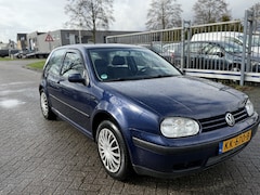 Volkswagen Golf - 1.6-16V