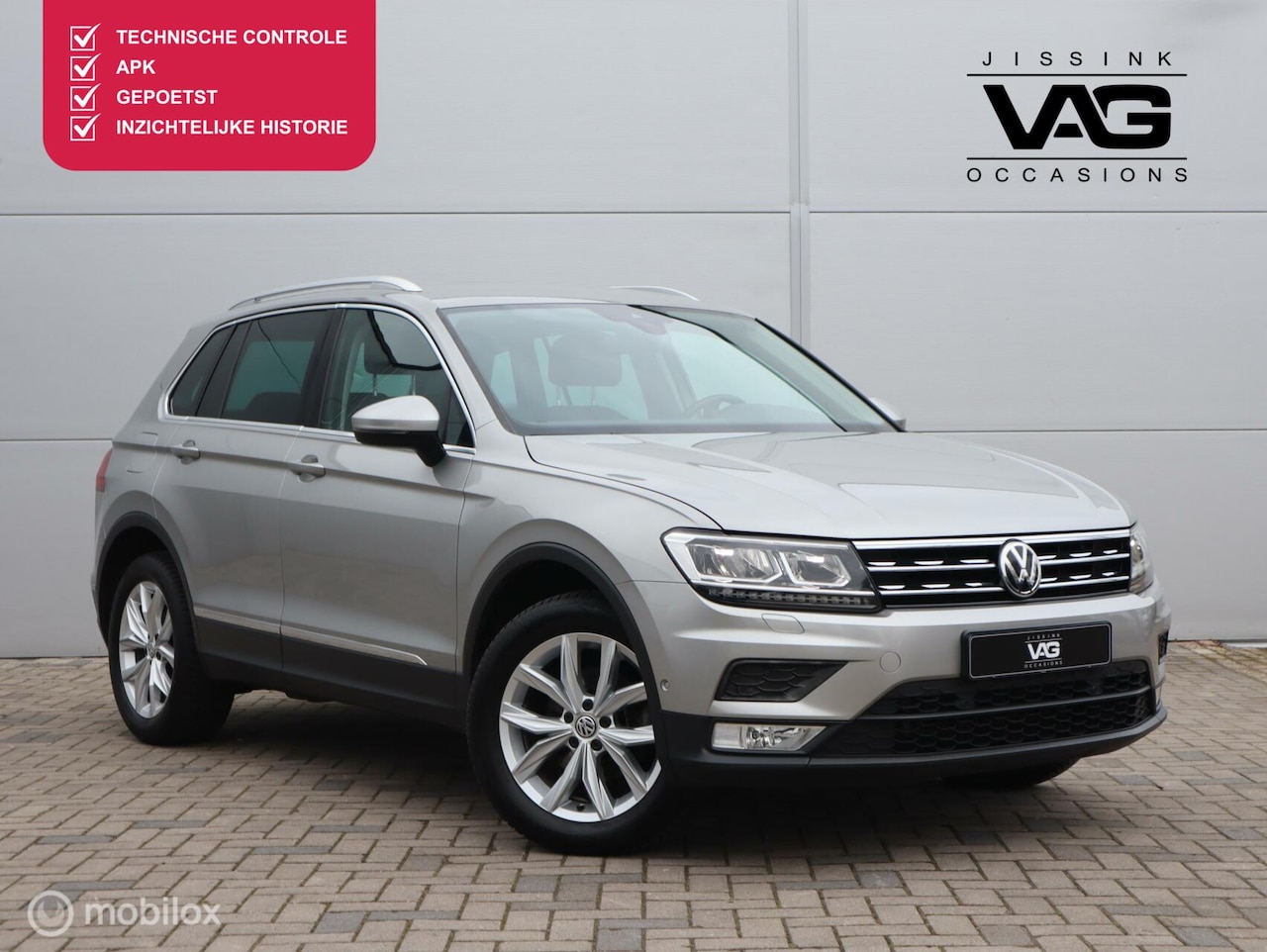 Volkswagen Tiguan - 2.0 TDI 4Motion Highline Trekhaak Camera CarPlay - AutoWereld.nl