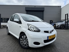 Toyota Aygo - 1.0-12V Leer|Airco Exclusive model 2010