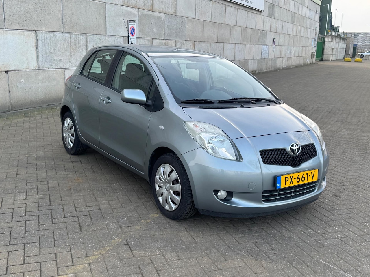 Toyota Yaris - 1.3 VVTi Cool Airco,zeer netjes - AutoWereld.nl