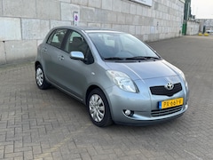 Toyota Yaris - 1.3 VVTi Cool Airco, zeer netjes