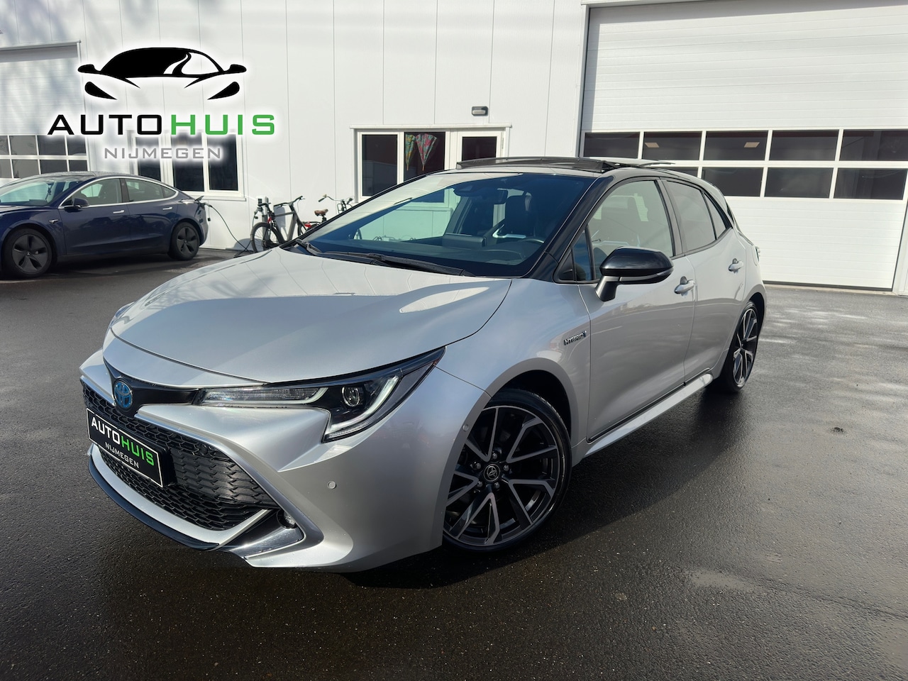 Toyota Corolla - 2,0 First edition GR Sport Leder Panoramadak Stoelverwarming vol opties - AutoWereld.nl