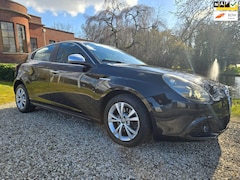 Alfa Romeo Giulietta - 1.4 T Distinctive XENON/leer/CRUISE