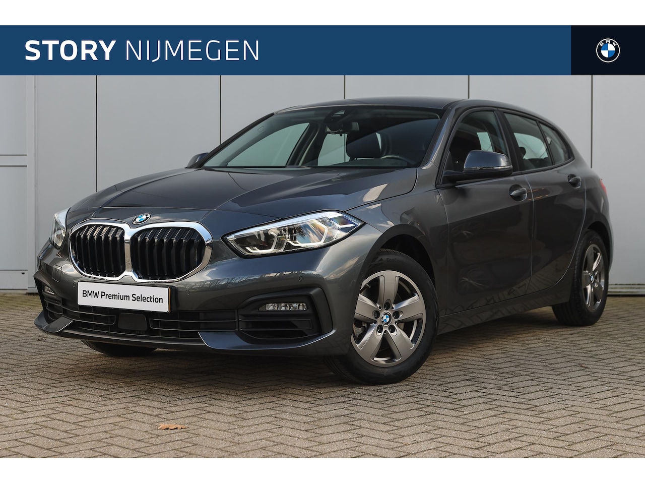 BMW 1-serie - 118i Executive Automaat / Trekhaak / LED / Parking Assistant / Live Cockpit Professional / - AutoWereld.nl