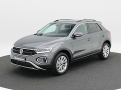 Volkswagen T-Roc - Life Edition 1.5 TSI 110 kW / 150 pk DSG | Navigatie | Camera | Adaptive Cruise | App Conn