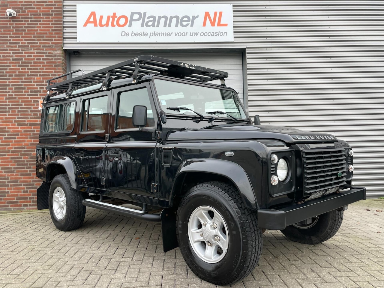 Land Rover Defender 110 - 2.4 TD SW 110"! Lage kmstand! Incl. Btw! - AutoWereld.nl