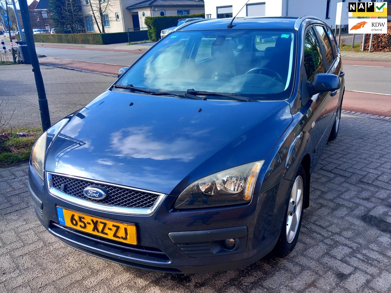 Ford Focus Wagon - 1.8-16V Ambiente FlexiFuel 1.8-16V Ambiente Flexifuel - AutoWereld.nl