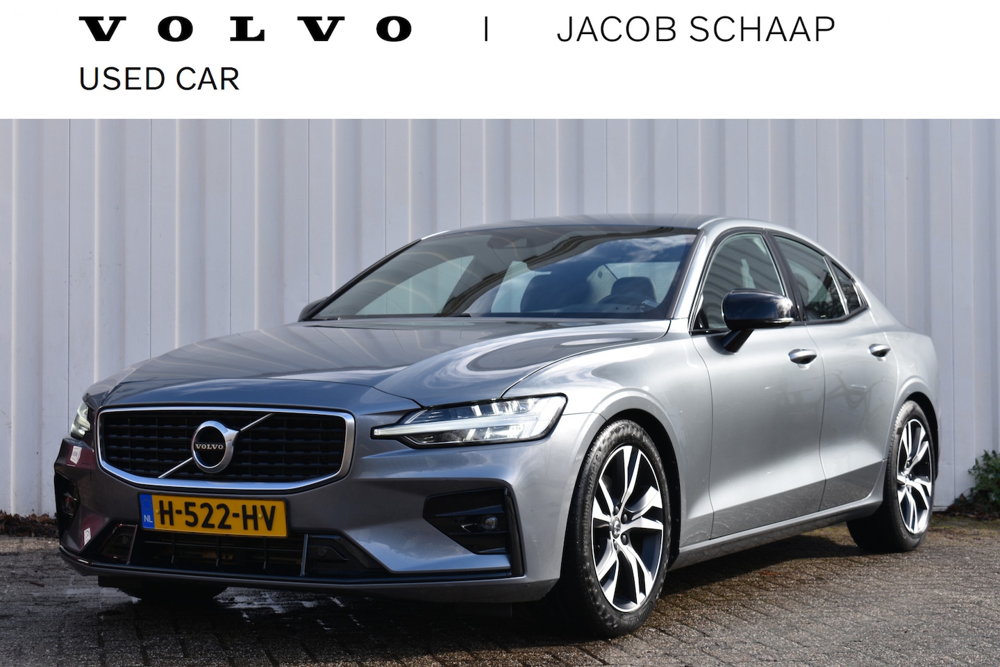 Volvo S60 - 2.0 T4 R-Design | Adaptieve cruise control | verwarmbare voorstoelen | Park Assist Line | - AutoWereld.nl