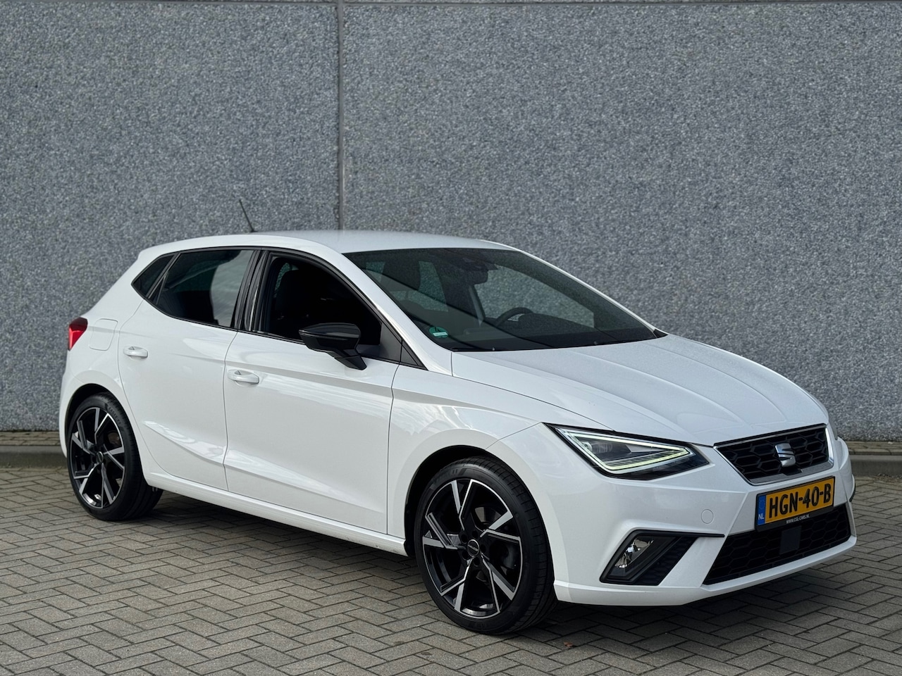 Seat Ibiza - 1.0 TSI FR-Carplay-Virtual Cockpit-Garantie - AutoWereld.nl