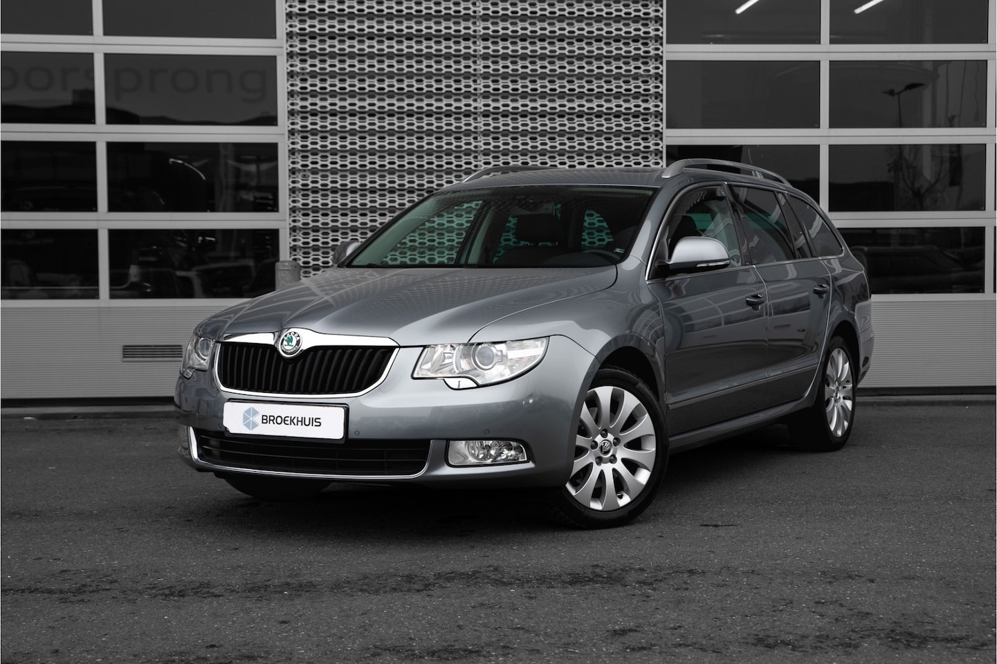 Skoda Superb Combi - 1.8 TSI Elegance Business Line | Leder interieur | Trekhaak | Panoramadak - AutoWereld.nl