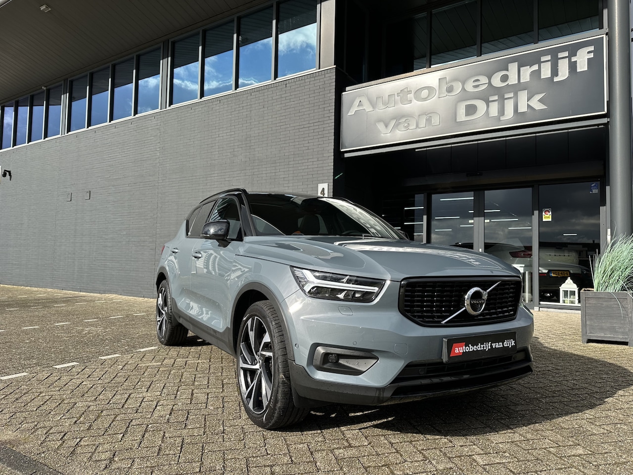 Volvo XC40 - 1.5 T5 Recharge R-Design 1.5 T5 Recharge R-Design - AutoWereld.nl