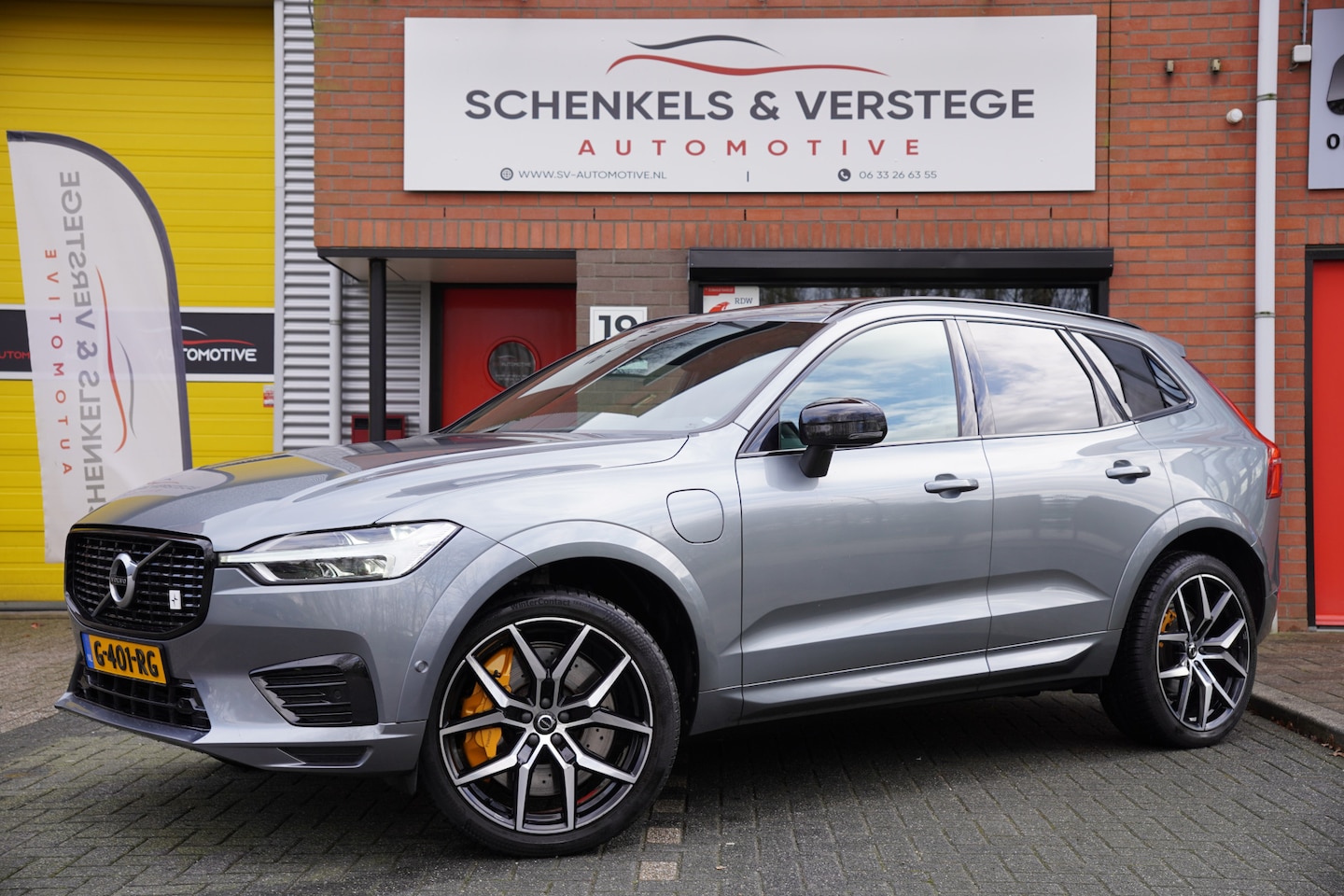 Volvo XC60 - 2.0 T8 Twin Engine AWD Polestar Engineered / R Design / Pano / Harman Kardon / Dealer Ond - AutoWereld.nl