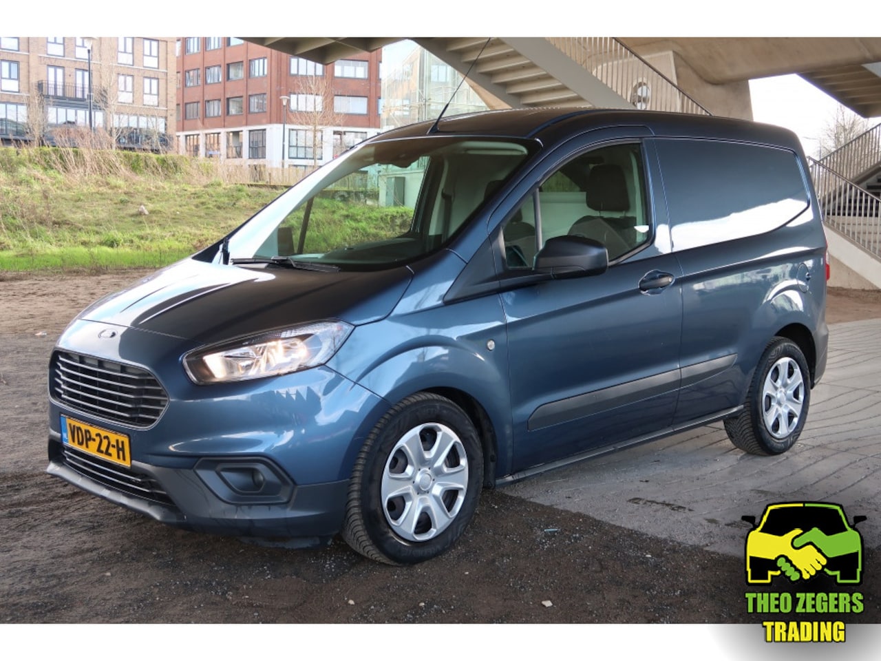 Ford Transit Courier - 1.5 TDCI Trend Duratorq S&S slechts 122.000 km!! - AutoWereld.nl