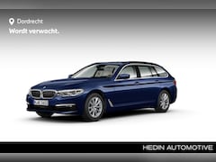 BMW 5-serie Touring - 520i High Executive | Panorama | Leder | Driving Assistant Plus |