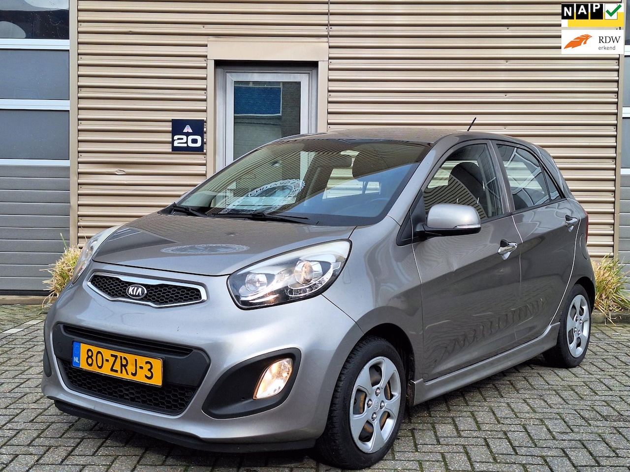 Kia Picanto - | 1.0 CVVT Design Edition | Airco | 2e eigenaar | - AutoWereld.nl