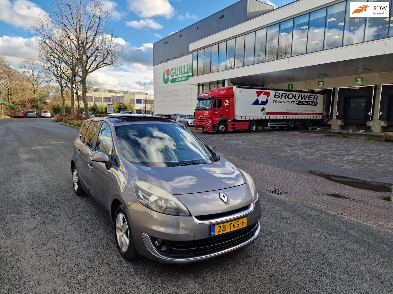 Renault Grand Scénic - 1.4 TCe Expression PANO NAVI CRUISE 2 X SLEUTELS - AutoWereld.nl