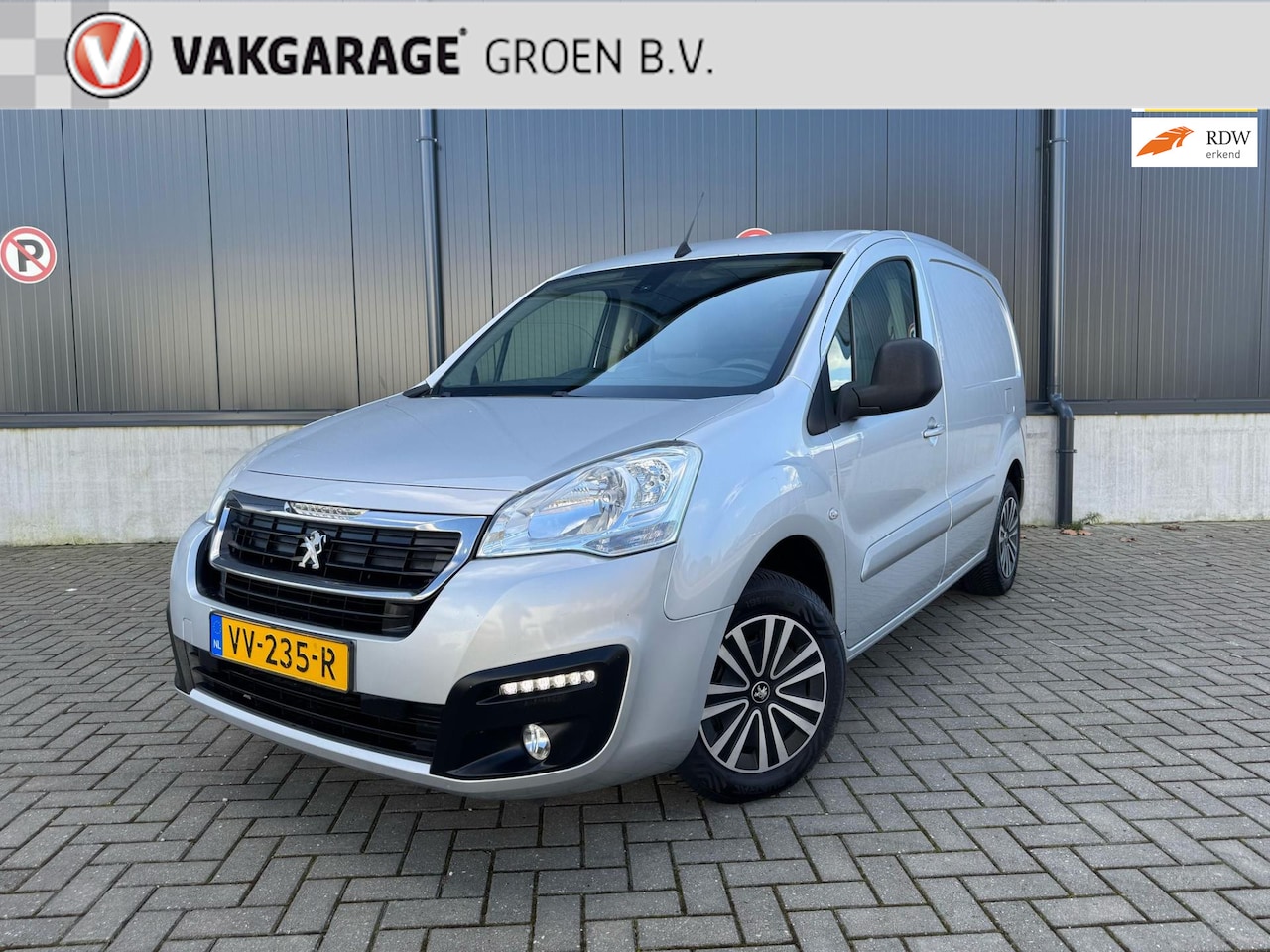 Peugeot Partner - 120 1.6 HDi 90 L1 XR / airco / cruise / navi / trekhaak ! - AutoWereld.nl