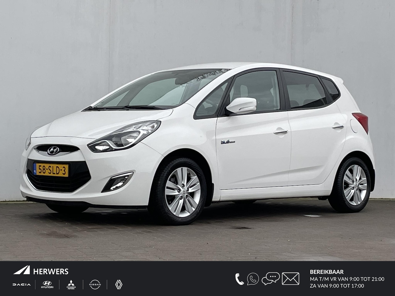 Hyundai ix20 - 1.6i i-Vision / Airco / Cruise control / Trekhaak / Park. sens. Achter - AutoWereld.nl